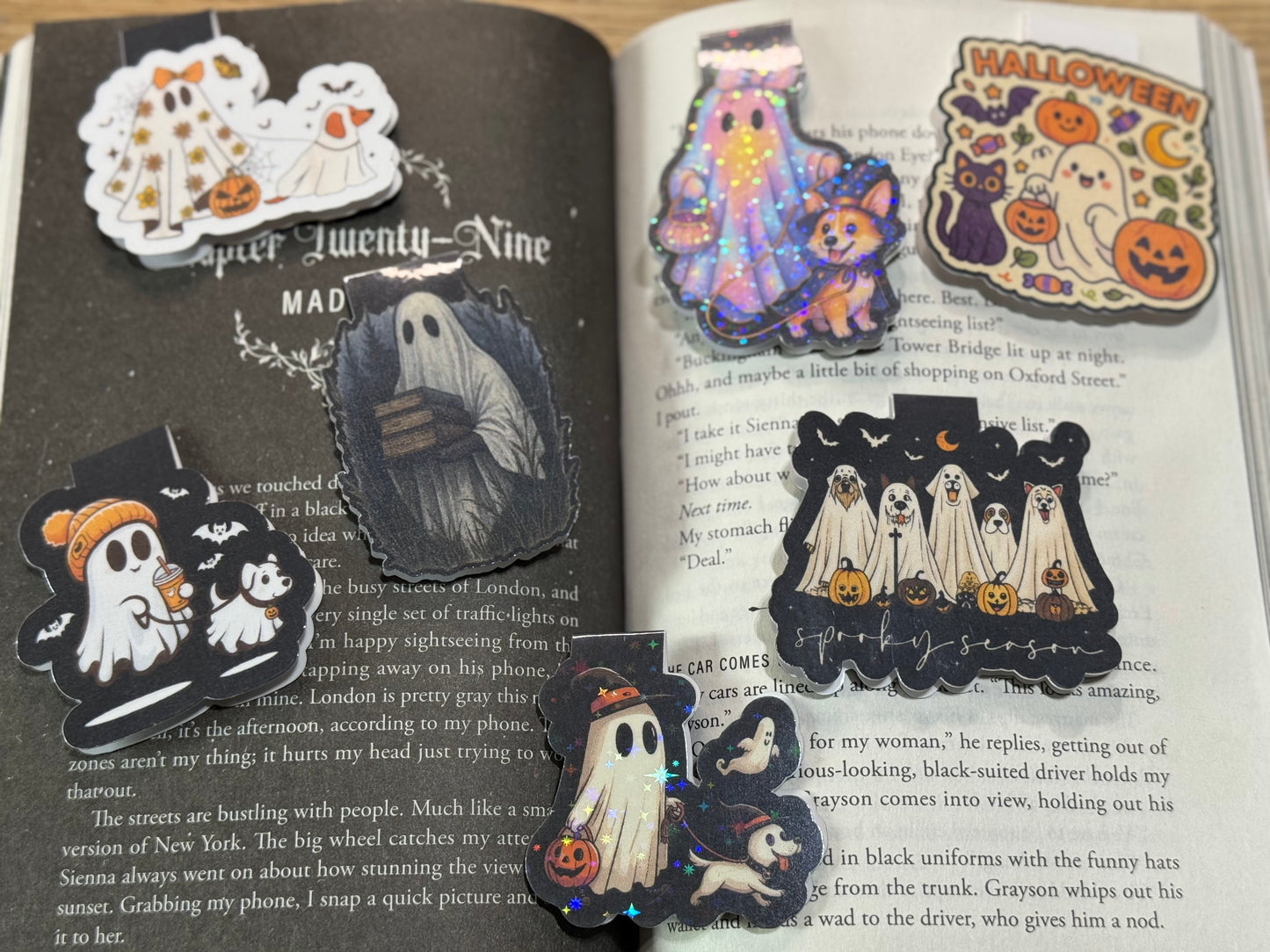Beanie ghosty magnetic bookmark