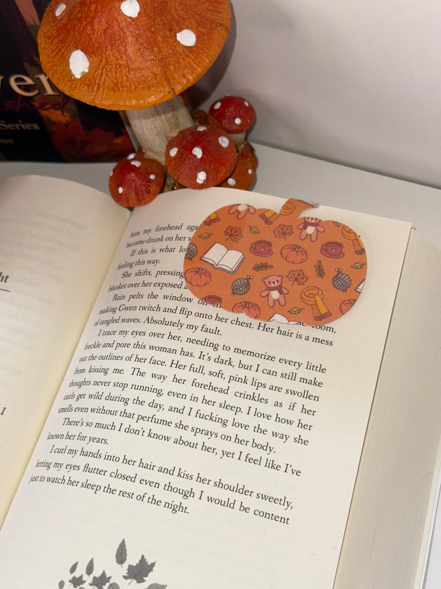 Cozy Pumpkin magnetic bookmark