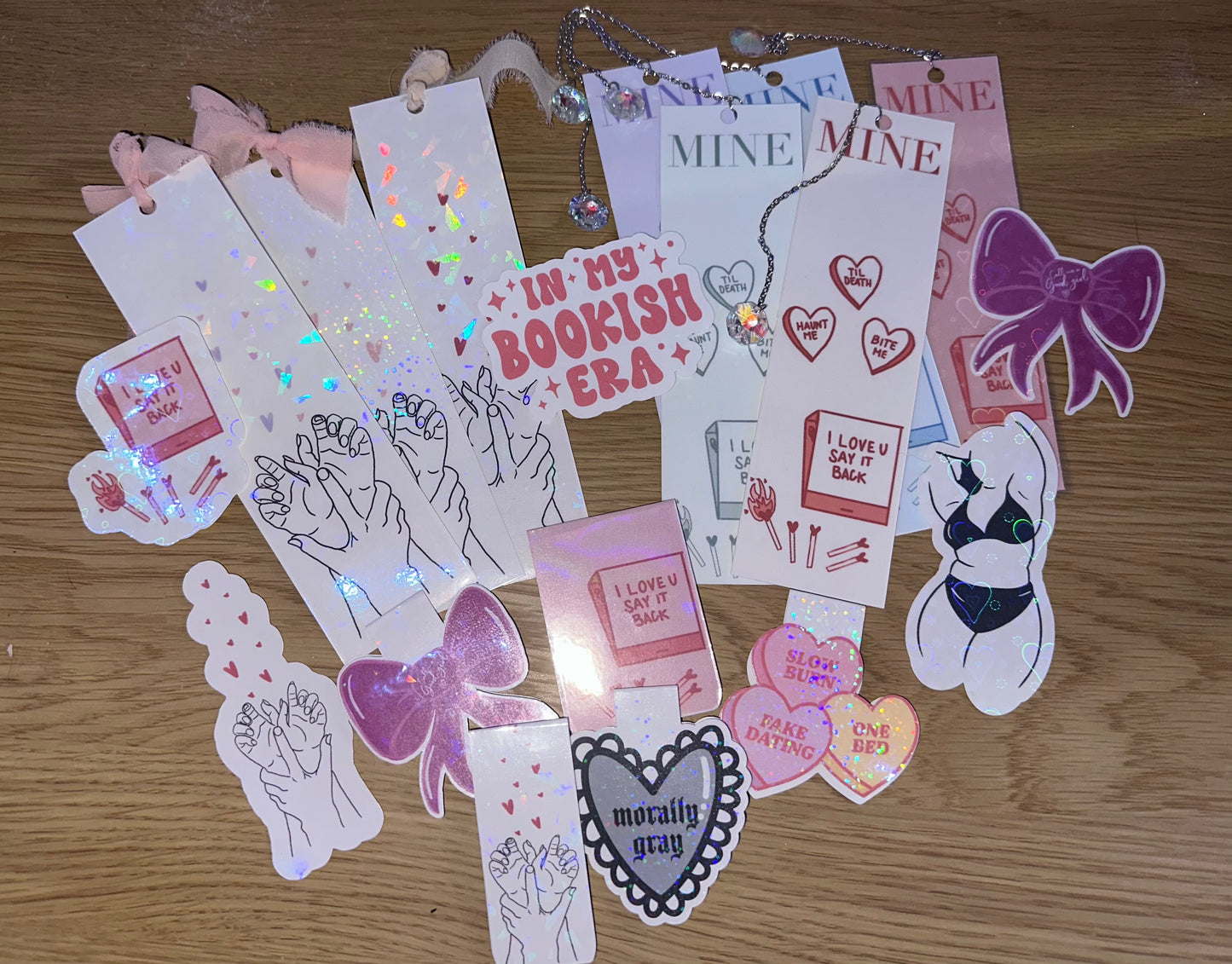 Hands magnetic bookmark